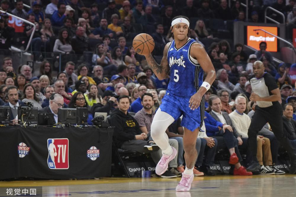 许多媒体纷 许多媒体纷