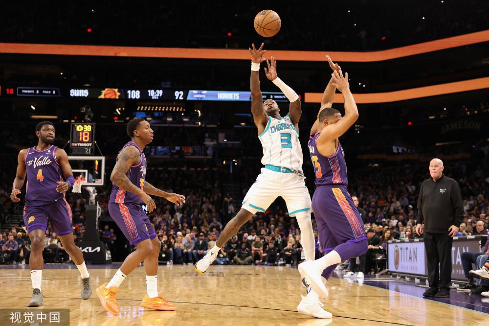 许多球员用 许多球员用