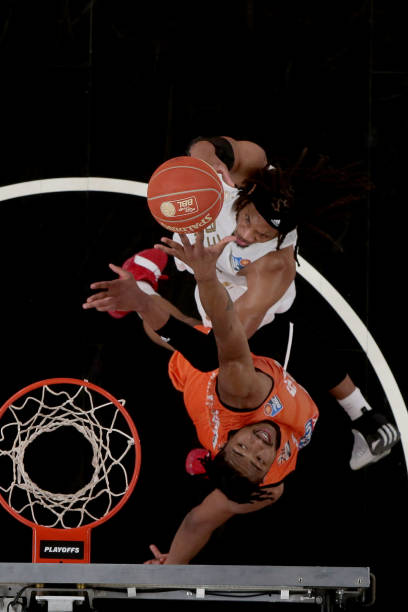 的表现胜出 的表现胜出