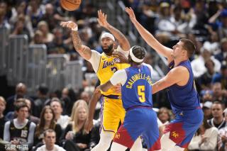 相比之下 相比之下